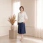 Set bộ đồ nữ công sở thiết kế ZEYRA - Áo sơ mi cổ V tay phồng thắt nơ eo & Chân váy A che khuyết điểm - Màu trắng/navy