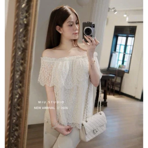 MIU.STUDIO • Áo trễ vai ren hoa phối tầng tiểu thư sang chảnh ,Áo kiểu nữ hở vai thiết kế dáng suông basic đơn giản