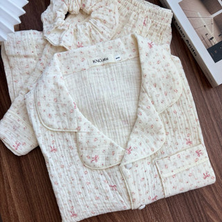 Đồ ngủ nữ tay ngắn quần đùi – Pyjama vải xô muslin cổ V hoạ tiết | KNG.studio (Tặng kèm dây buộc tóc scrunchies)