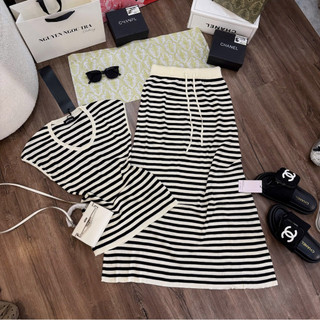 •𝙆𝙞𝙣𝙜𝙨𝙝𝙤𝙥𝙗𝙚𝙖𝙪𝙩𝙮•Set Kẻ Cổ Tròn Mix Váy Suông QC