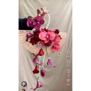 Quạt hoa cho cô dâu ngày ăn hỏi ngày cưới