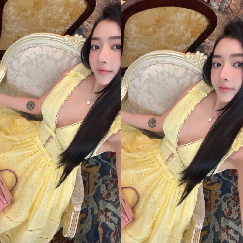 ZIMM STORE-Váy babydoll trắng sát nách cổ V khoét sâu phối nơ giữa ngực chất ren thêu đục lỗ