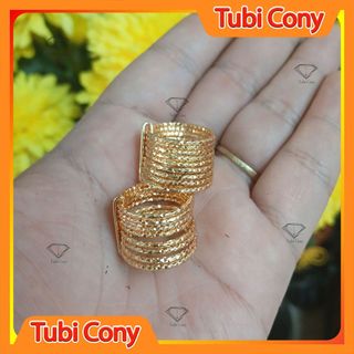 Gold-Plated Feng Shui Ring by Tubi Cony
