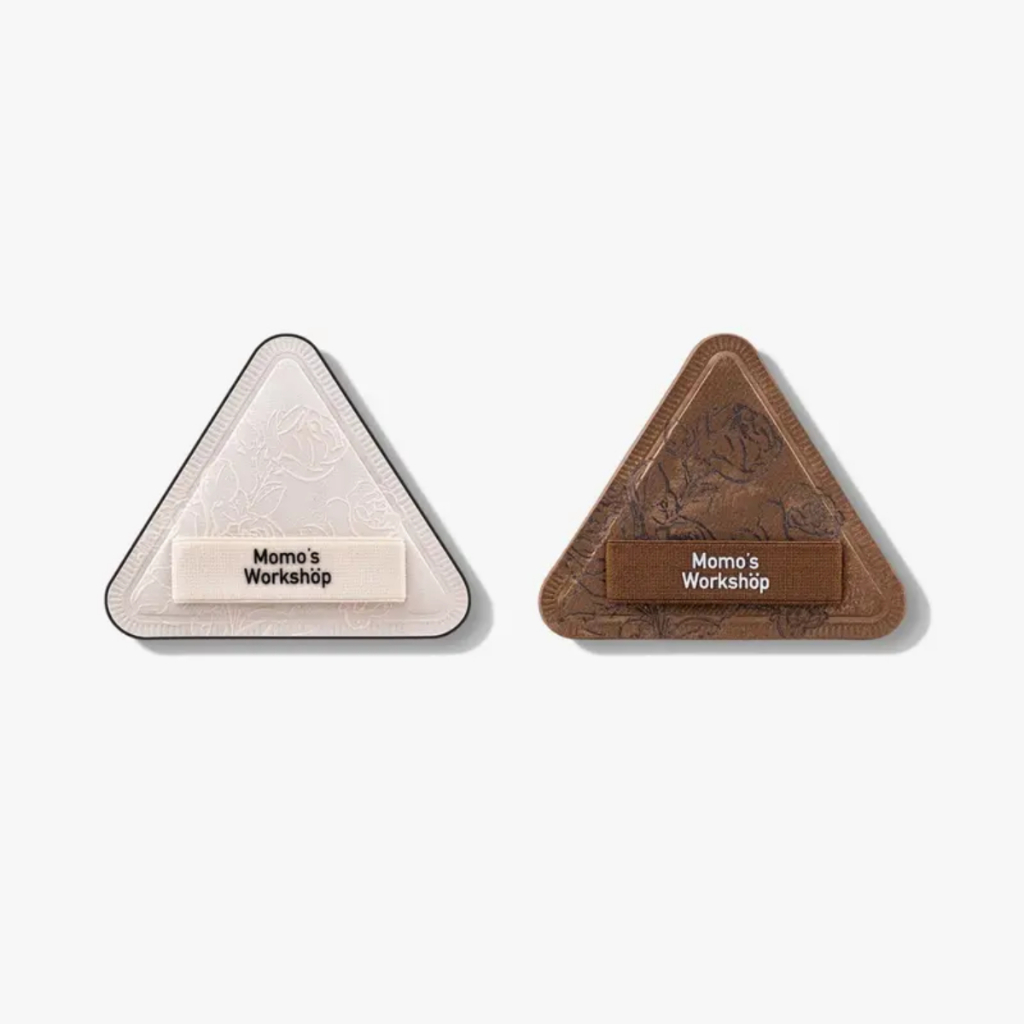 Bông Mút Trang Điểm Nền Thiết Kế Tam Giác Momo's Workshop Rosy Reverie Paopaomi Dewy Puff Choco Wedge -2pcs