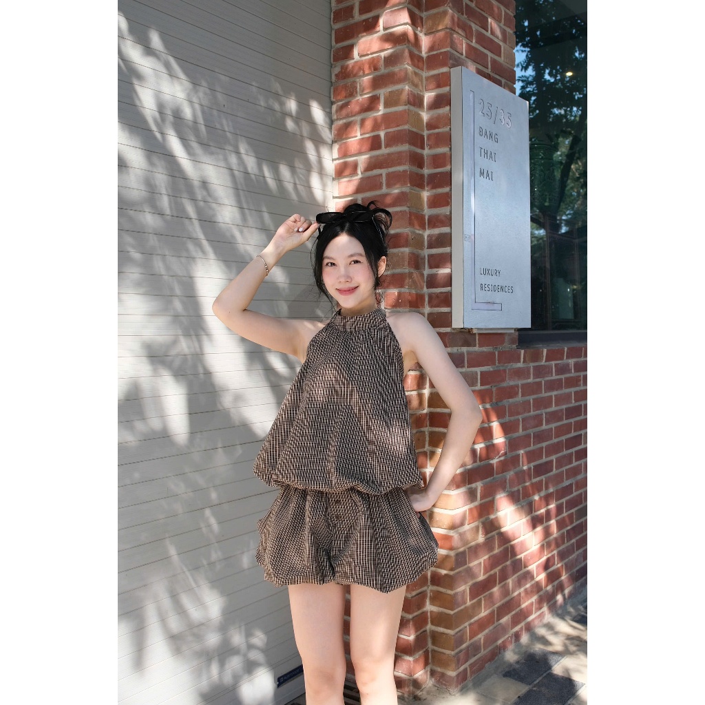 Moona Set (TSW) Set kẻ caro áo cổ yếm hở lưng kèm quần short bí Nữ the.sweaterweather