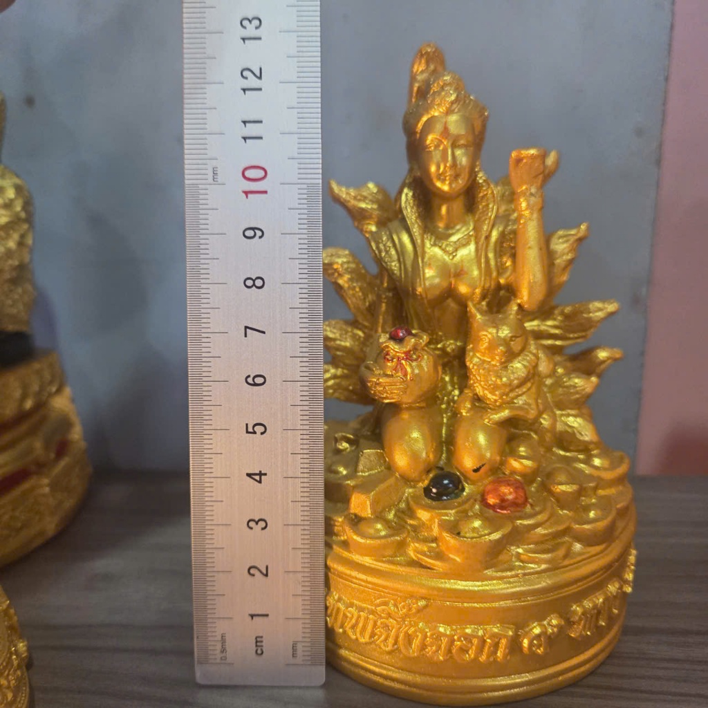 VẬT PHẨM TRƯNG BÀY NGHỆ THUẬT THỦ CÔNG MÀU SẮC TINH TẾ