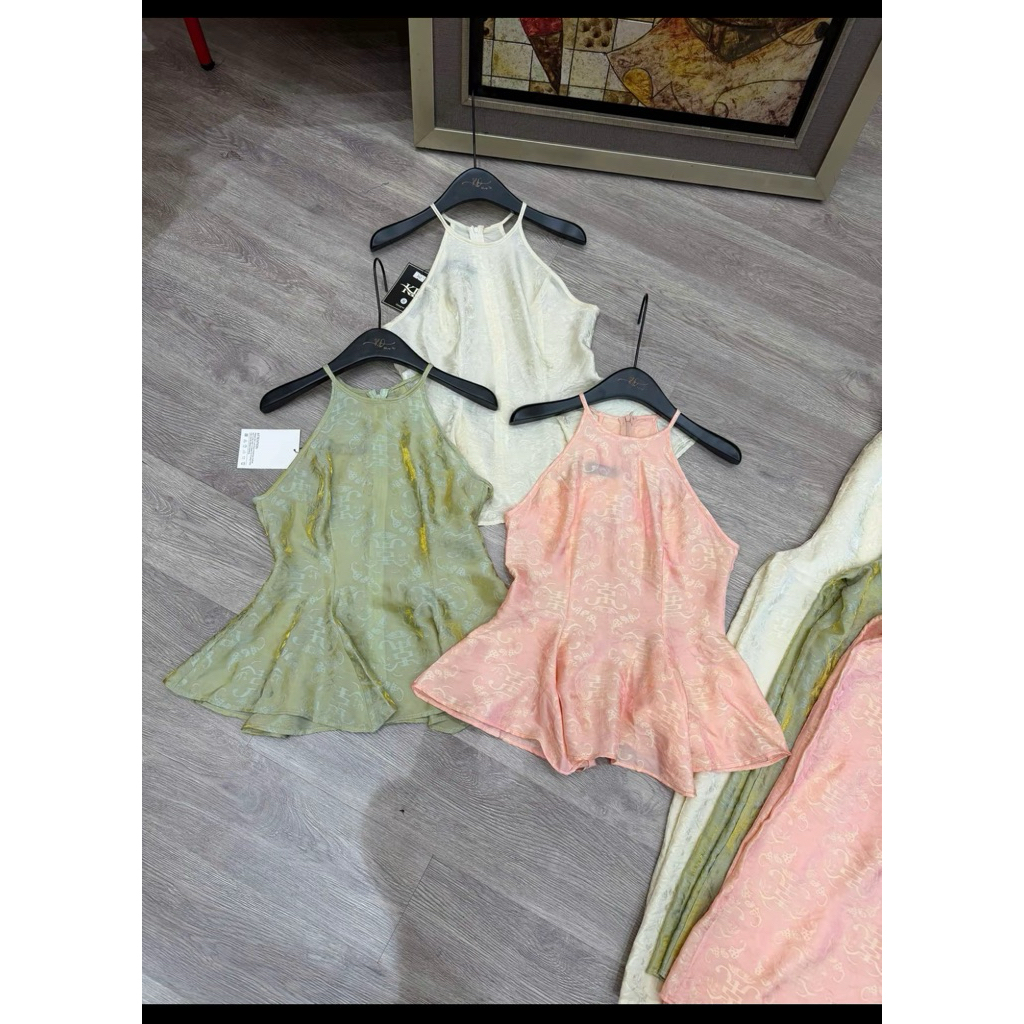 Set Bộ Tơ Tằm Thiết Kế Cổ Yếm Xòe Nhẹ Quần Suông Dài Sang Chảnh Dự Tiệc Cao Cấp Nữ Tính Hot Trend New 2026
