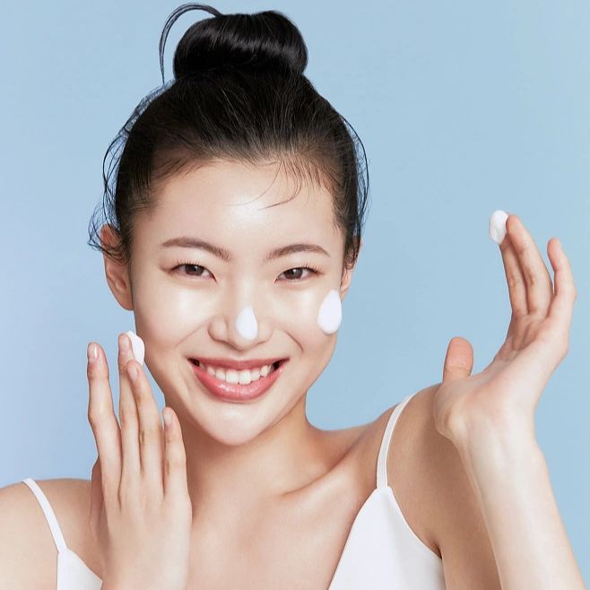 Sữa Rửa Mặt Tẩy Trang Dưỡng Trắng Da Bản Giới Hạn Minions Kosé Softymo Cleansing Foam White (190g)