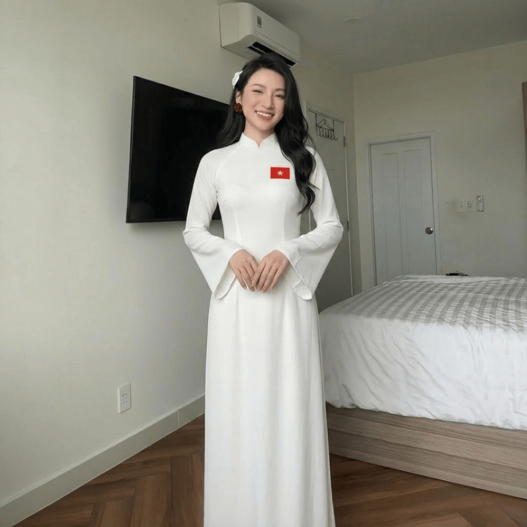 Áo Dài Truyền Thống Dáng Suông Nữ LICHEE Đính Kèm Hoạ Tiết Thêu Hình Cờ Đỏ Sao Vàng