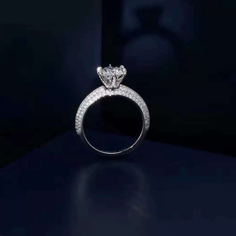 Nhẫn nữ Ý, mạ vàng trắng, kiểu dáng cao cấp, đính đá quý chất lượng cao, tinh tế và sang trọng.