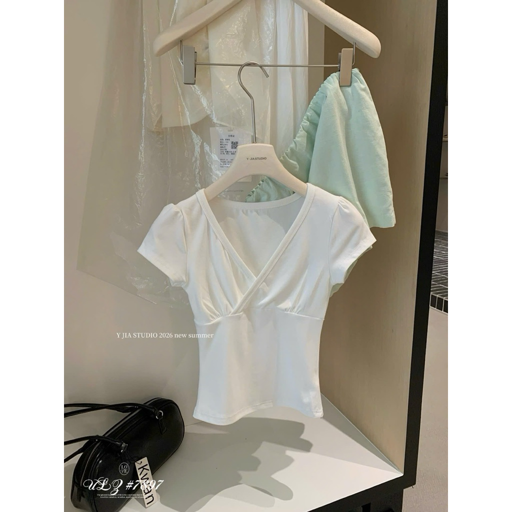 [𝐒𝐮𝐙𝐲] Áo Thun Cổ Tim Miêu QCCC (Mác Y.JIA Chuẩn L1)