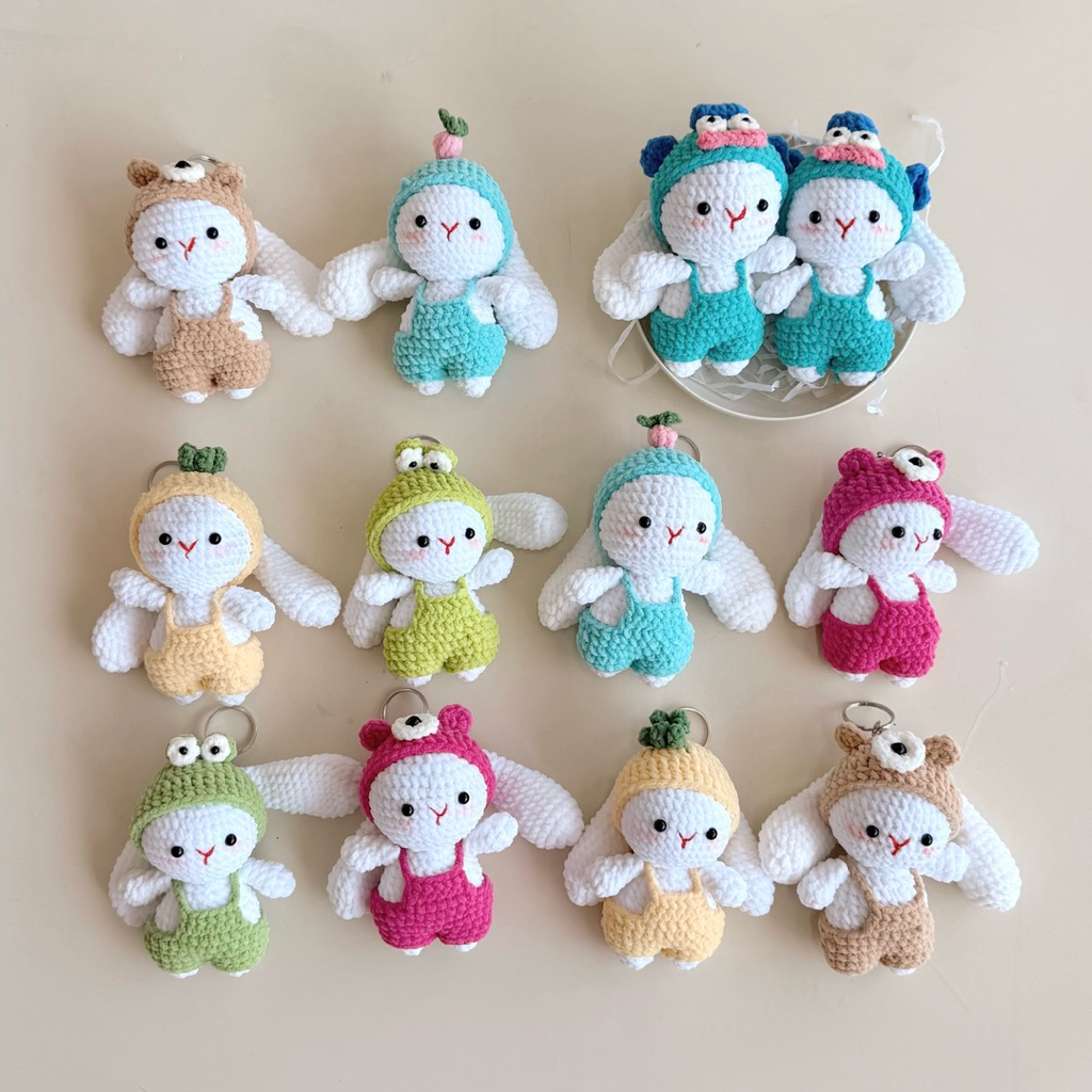 Móc Khoá Len Nhung Thỏ Trắng Tai Dài Bunny Mang Yếm Đội Mũ Haste Dễ Thương Quà Tặng Handmade