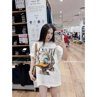 Áo Phông Trắng Vịt Quàng Khăn