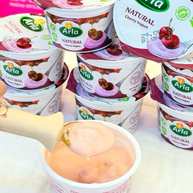 Sữa chua trái cây Arla Đan Mạch cho bé ăn dặm từ 1 tuổi .