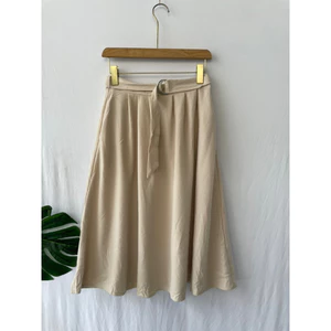 Chân váy Nhật mới toanh siêu xinh kèm belt