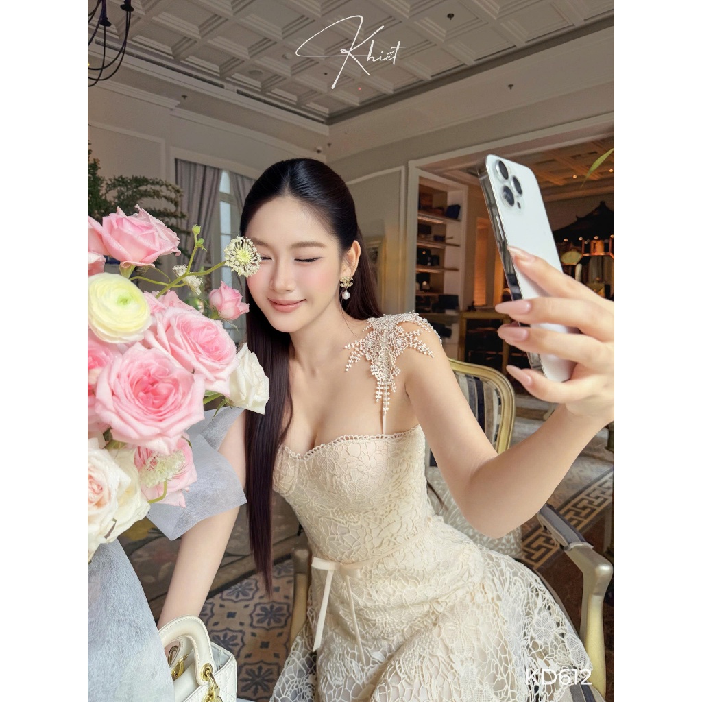 Đầm Ren Hoa Kem Xòe Bồng Ren Đính Vai Sang Trọng Nữ Tính KD612