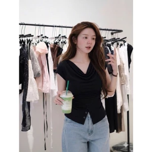 ÁO THUN CỔ ĐỔ VẠT XẺ ĐÍNH CÚC KIỂU HÀN | ITEM MUST HAVE CHO NÀNG SÀNH ĐIỆU | HOT TREND 2026 BY CHAMIE STORE