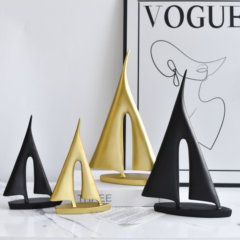 Tượng thuyền vàng trơn, thuyền buồm tài lộc decor nhà cửa