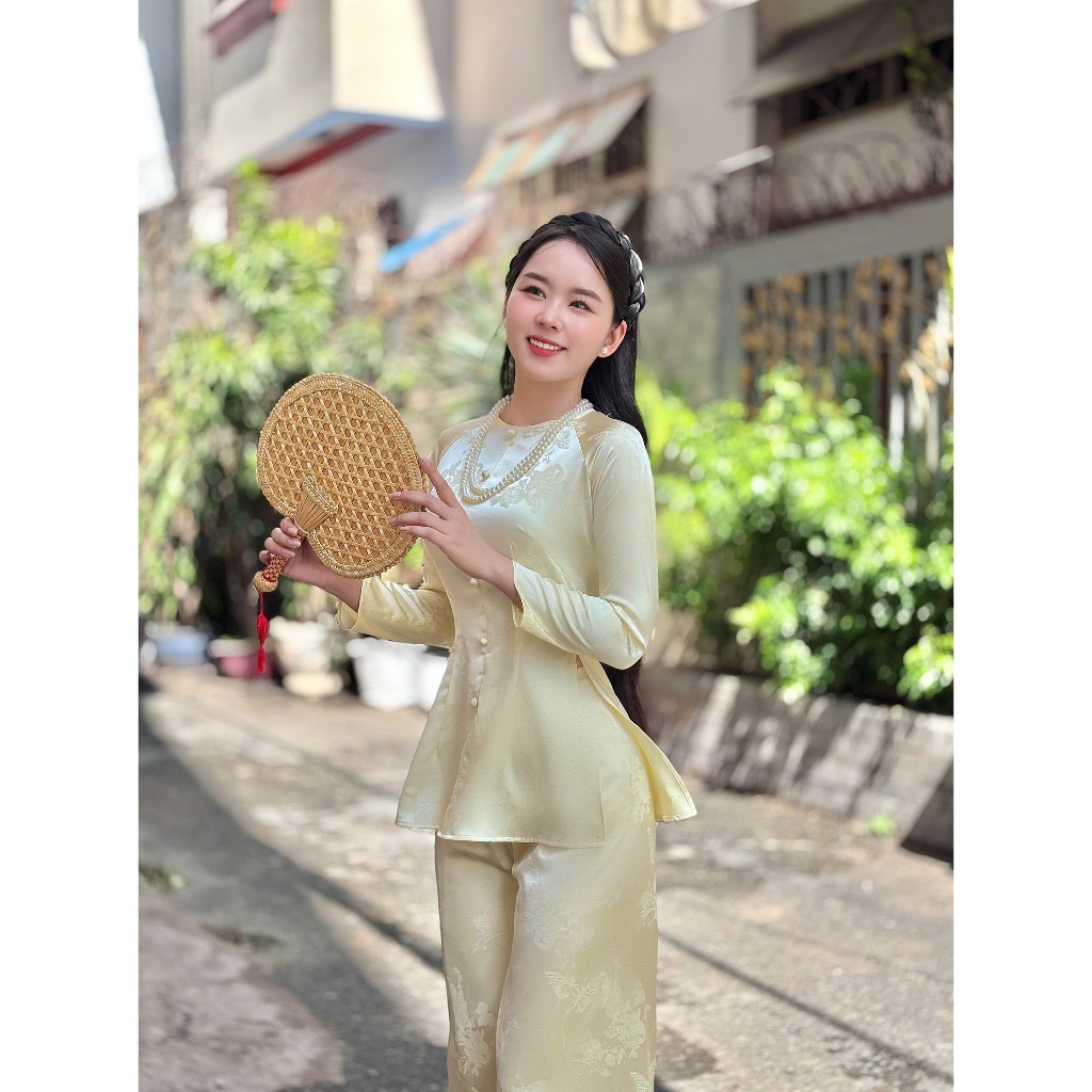Hân Nguyễn Áo Bà Ba - B.A198 - Áo Gấm Hoa Hồ Điệp Cổ Tròn Nút Bọc Nụ Dây Kéo ( Quần Dây Kéo Cùng Chất )