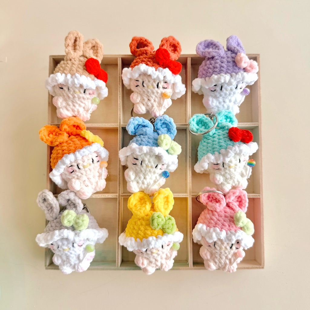 Móc Khoá Len Nhung Hello Kitty Lolipop Kẹo Mút Đội Mũ Bèo Dễ Thương Handmade