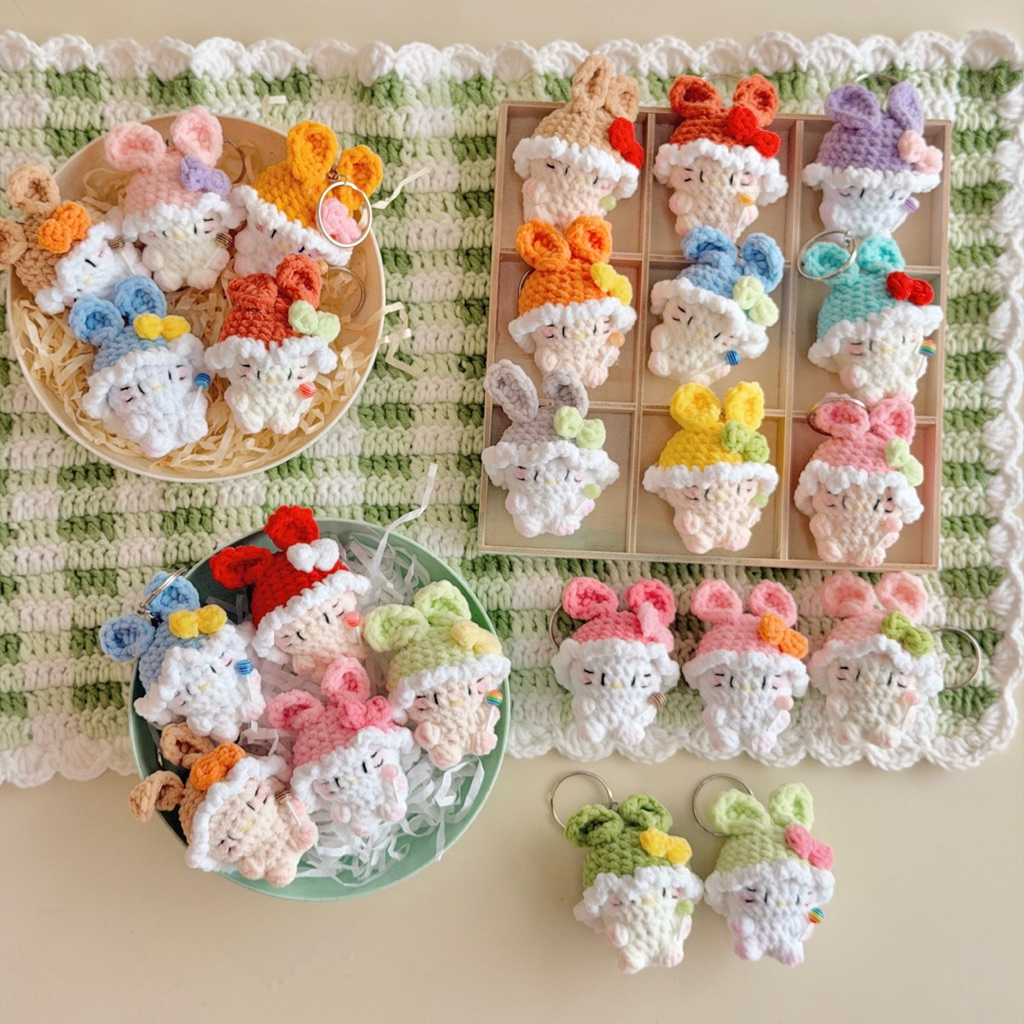 Móc Khoá Len Nhung Hello Kitty Lolipop Kẹo Mút Đội Mũ Bèo Dễ Thương Handmade