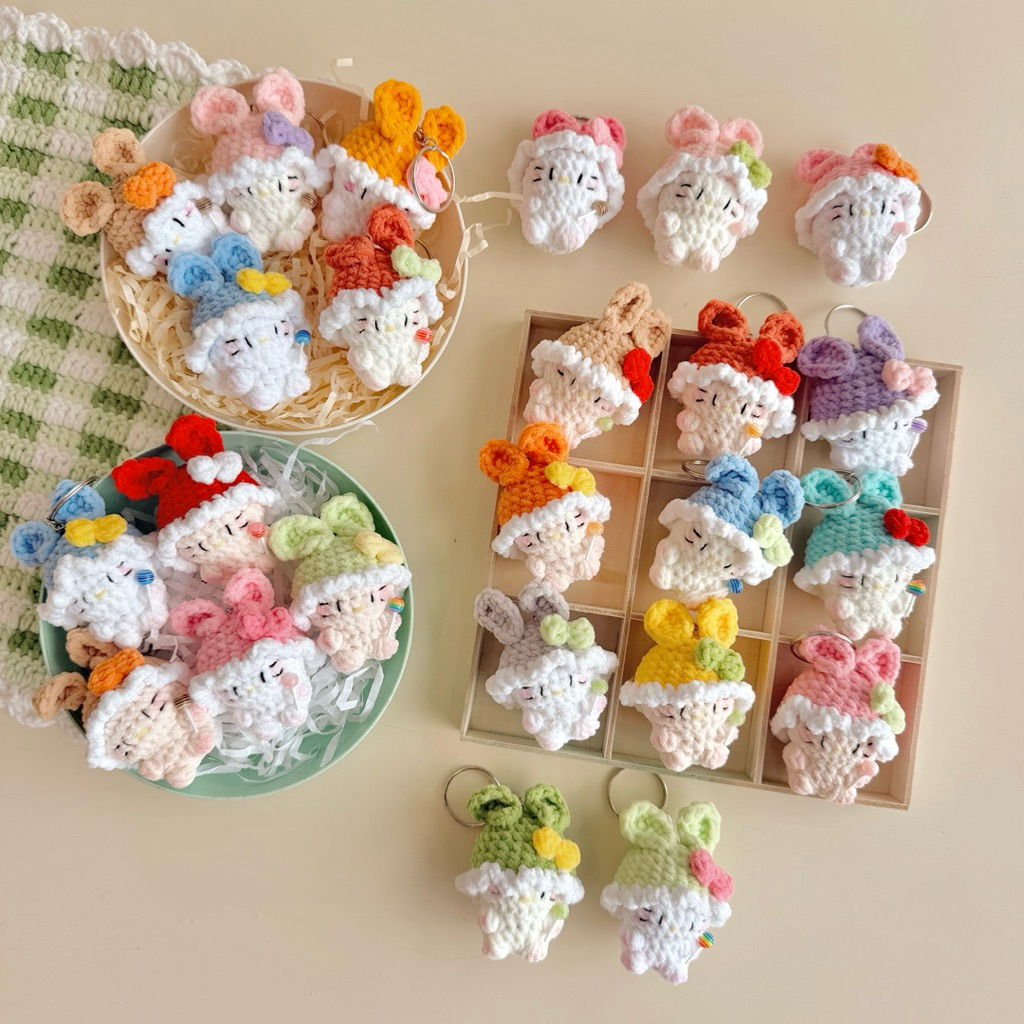 Móc Khoá Len Nhung Hello Kitty Lolipop Kẹo Mút Đội Mũ Bèo Dễ Thương Handmade