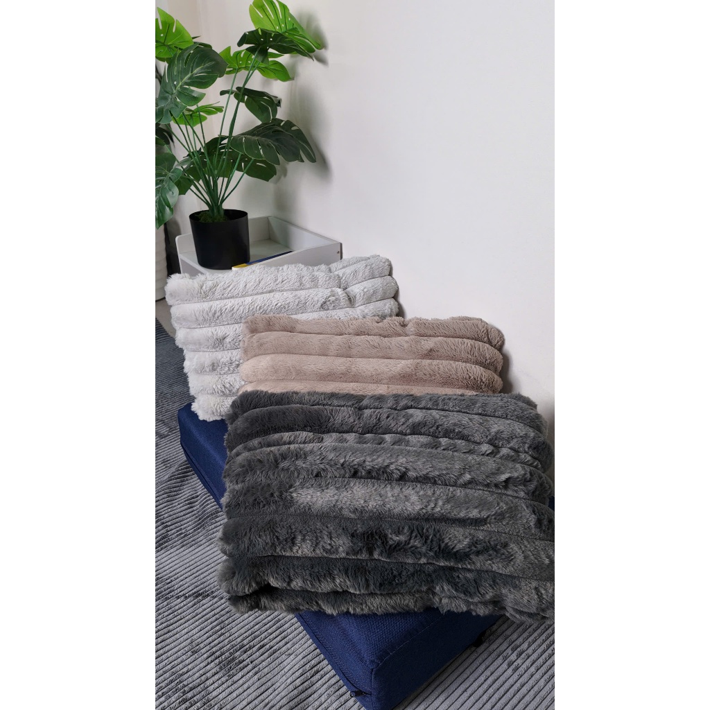 Gối Tựa Lông Thỏ 2 Mặt Cao Cấp Mềm Mại 55cm x 35cm