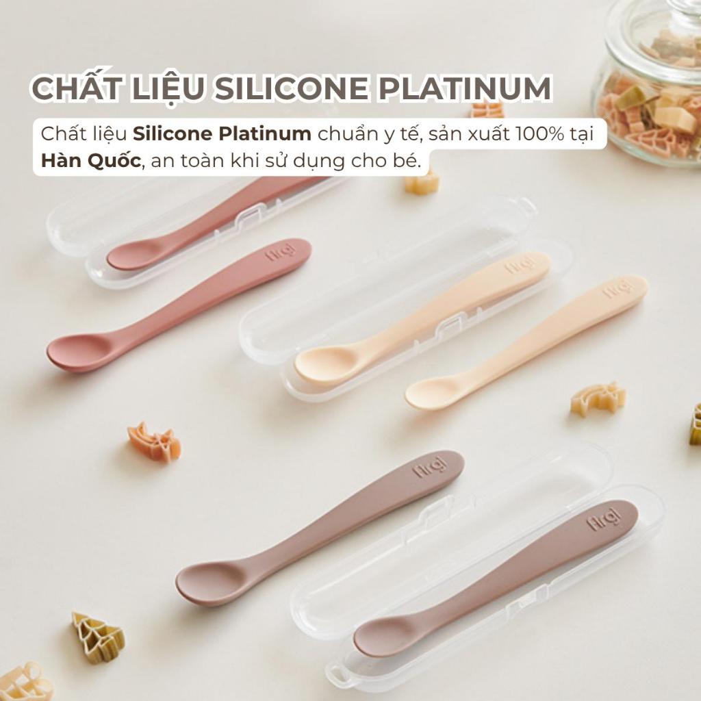 Thìa Ăn Dặm Firgi Platinum Silicone Hai Giai Đoạn Cho Bé (Kèm Hộp Đựng)