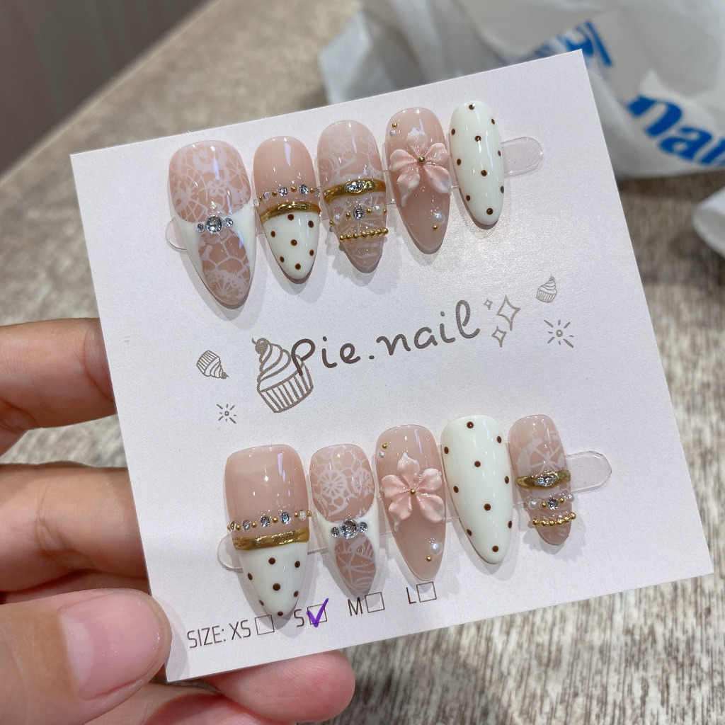 502. nailbox ren tráng vàng, trắng kem