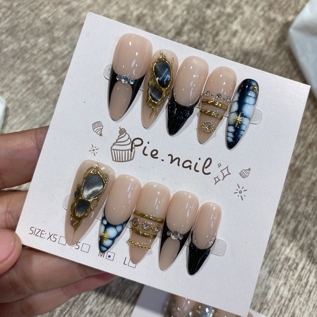 500. nailbox đen, mắt mèo đen tráng vàng đậm