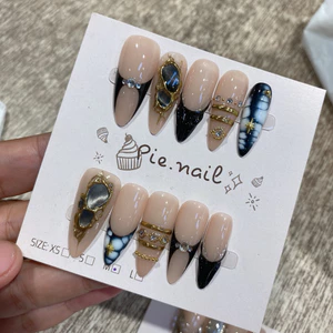 500. nailbox đen, mắt mèo đen tráng vàng đậm