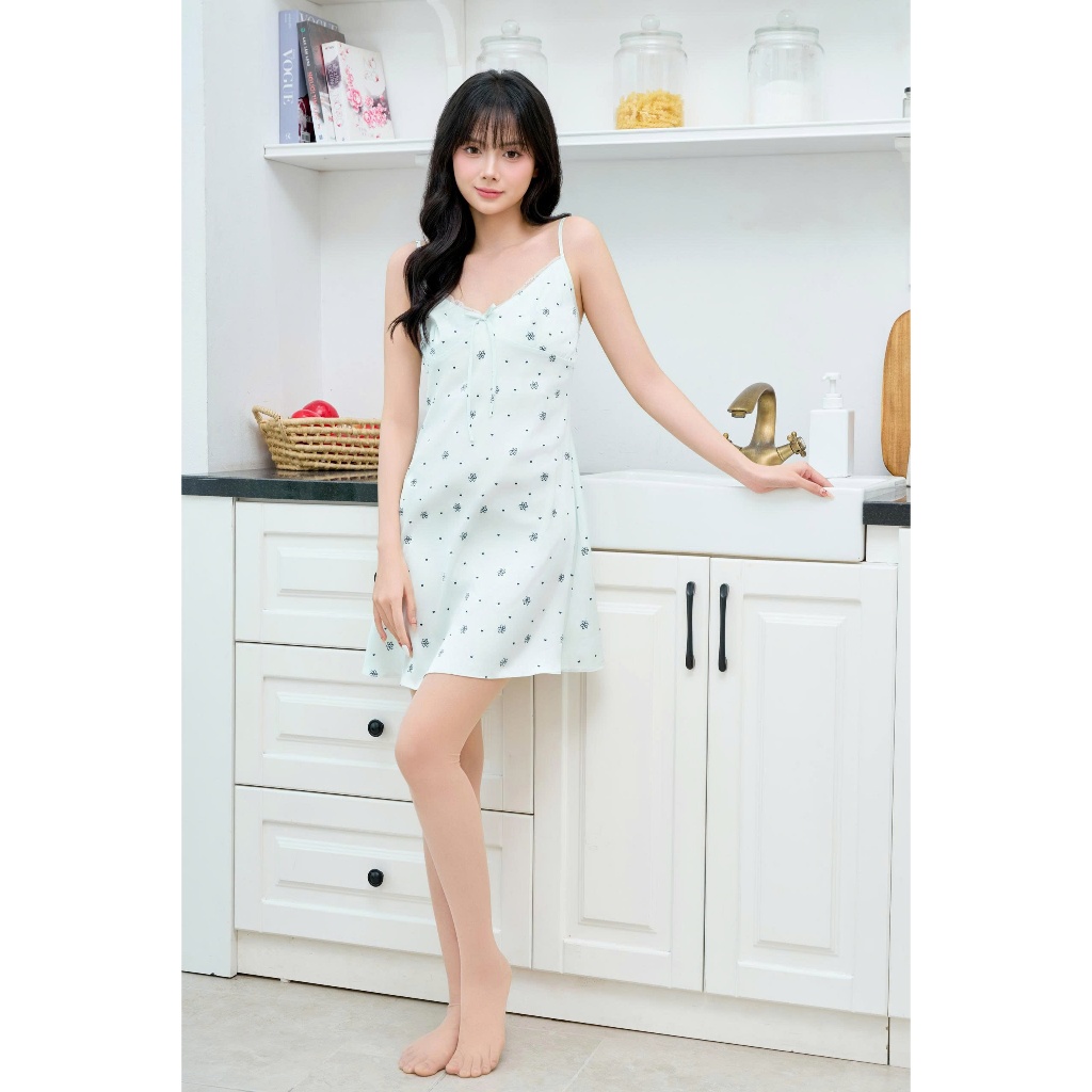 Váy Ngủ 2 Dây Loirechic FDMN260384 Chất Lụa Pháp Mát Mịn Họa Tiết Hoa Nhí
