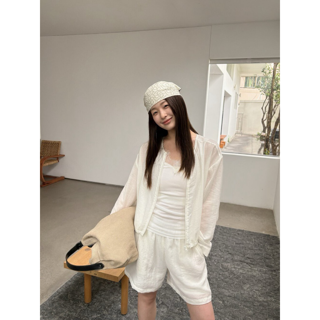 Set áo khoác mỏng và quần đùi tơ Onni st