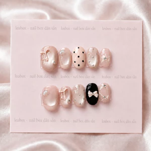 Nailbox hàn quốc, Móng dán style mắt mèo hàn quốc dáng ngắn đính nơ hồng chấm bi đen LEUBOX