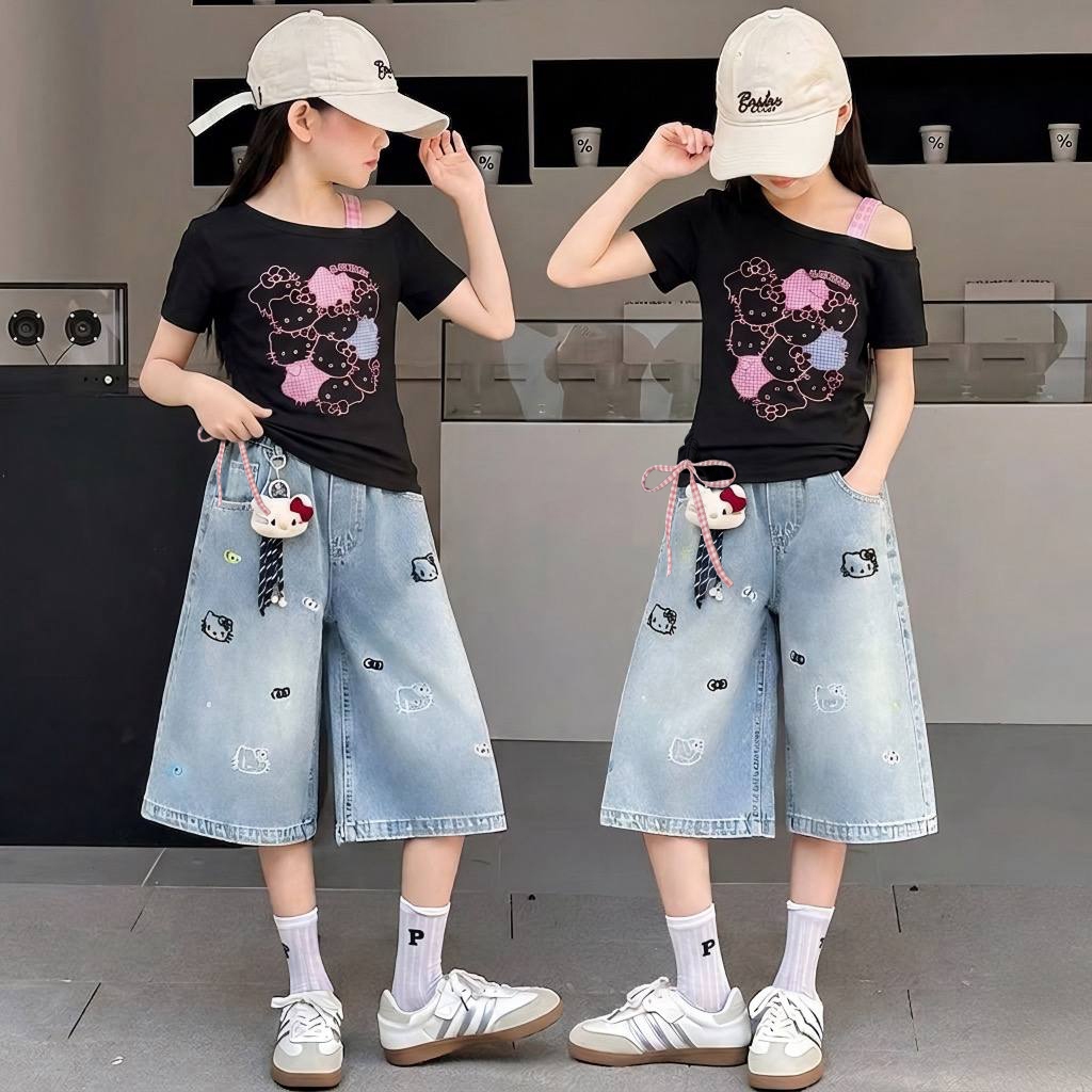 Áo kitty nhỏ vai lệch mix dây caro cho bé gái size đại BEESHOP H26086