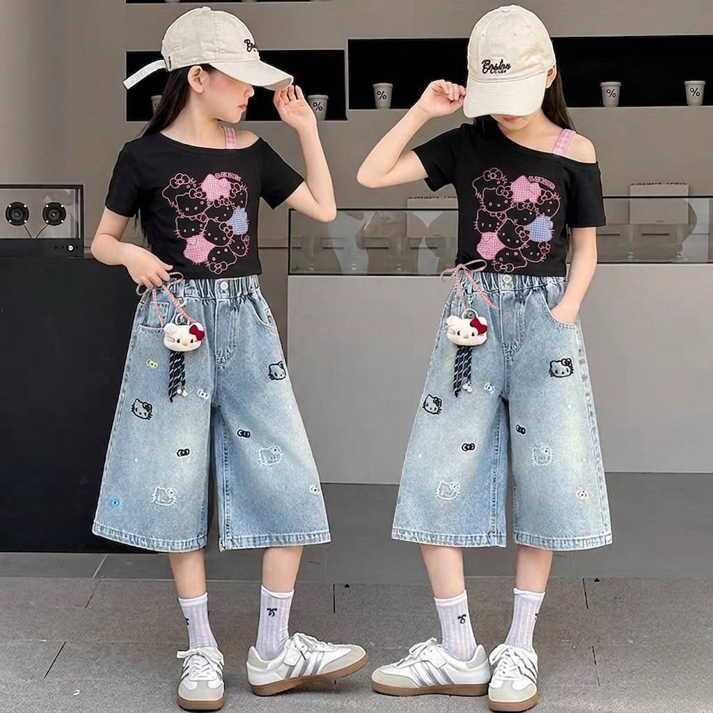 Áo kitty nhỏ vai lệch mix dây caro cho bé gái size đại BEESHOP H26086