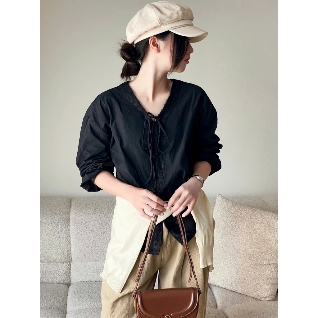 Áo sơ mi cổ V viền phối ren nẹp trơn Miha Studio