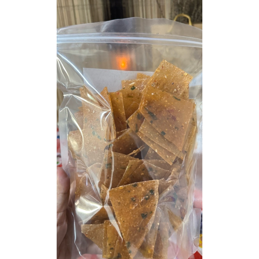 Bánh Phồng Tôm Tươi Đặc Biệt Hương Vị Hành 50% Thịt Tôm Cô Trang Miền Tây Năm Căn Cà Mau Túi 500gram Mua 2 Túi Sẽ Có Quà