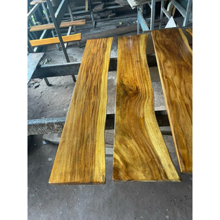 Gỗ me tây: 40 x 200 x 3.4cm (sơn 1 mặt)