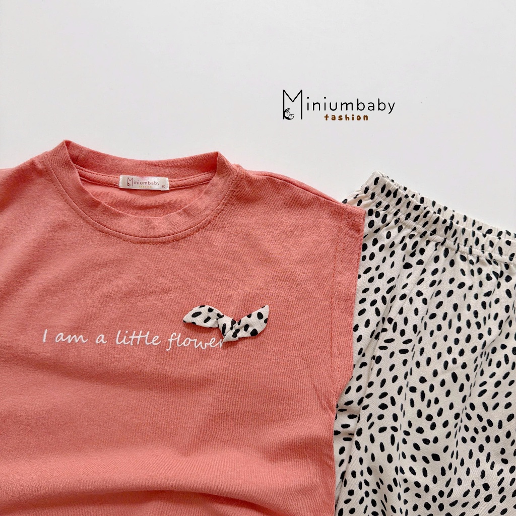 Set bộ cộc tay bé gái tay in chữ đính nơ Miniumbaby mix quần suông lửng, chất cotton mềm mát SB2698