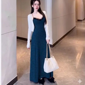 Set Bộ Nữ Vải Thun Gân Gồm Váy Hai Dây Dáng Dài Họa Tiết Tim Nhỏ Phối Viền Ren Cùng Áo Khoác Lửng