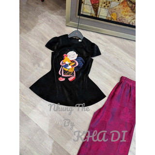Sét áo lụa cộc tay chiết eo vạt xoè thêu Chú bé ôm gà + quần xuông lụa (có tách lẻ)
