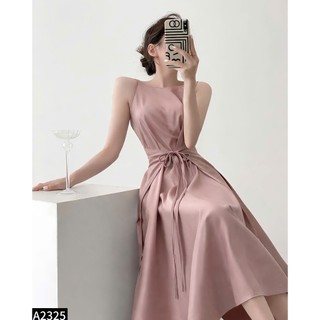 Đầm midi cổ yếm vạt eo vải trượt hàn dáng dài sanh chảnh A2325