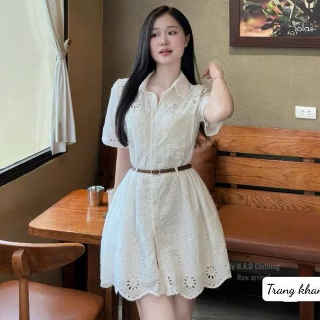 Váy sơ mi trắng thêu đục lỗ dáng xòe ngắn tay kèm đai cổ đức thanh lịch nàng thơ HCOM26093