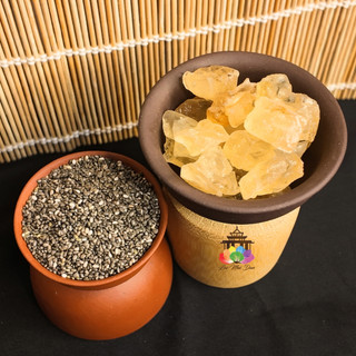 combo nấu nước mát mủ trôm hạt chia bao gồm 50g hạt chia khô và 50g mủ trôm khô, mủ trôm khô cắt hạt lựu