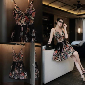 Váy 2 dây họa tiết hoa khoét ngực dáng xòe V296 SM