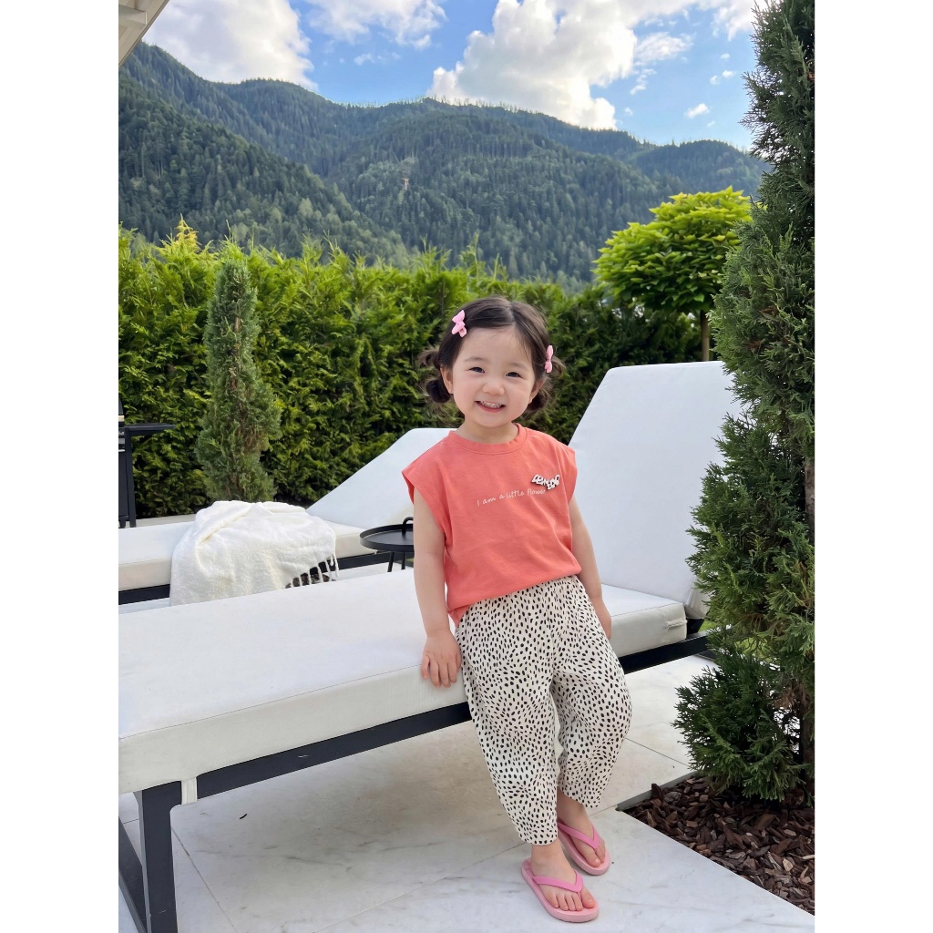 Set bộ cộc tay bé gái tay in chữ đính nơ Miniumbaby mix quần suông lửng, chất cotton mềm mát SB2698