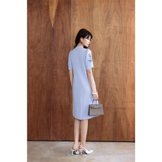 SWANLAKE | Váy Đầm Nữ Midi Suông Vải Cotton Sọc Thêu Hoa Cổ Trụ Cài Nút Tay Ngắn Dạo Phố Hè D13623