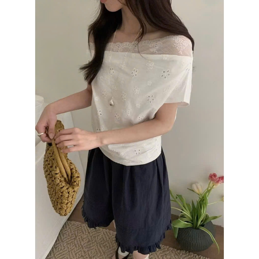 Áo sơmi phối ren lệch vai hàng QC chất ren thô boi 5691 A216