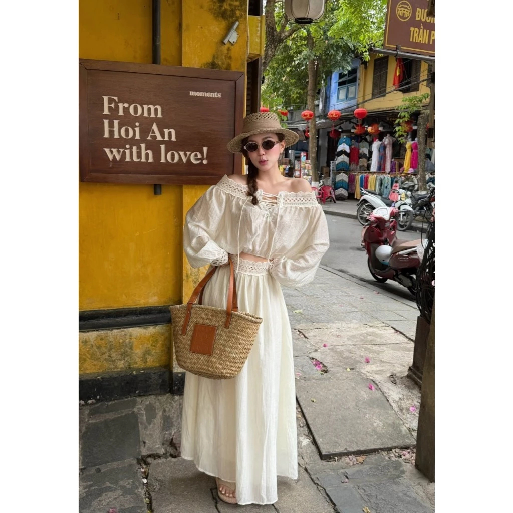Outfit đi biển nữ set áo kiểu dệt hoa nổi kèm chân váy maxi xuyên thấu nhẹ quyến rũ phong cách Hàn Quốc HCOM27256